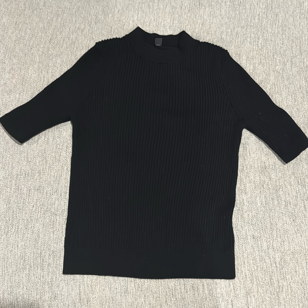 Uniqlo Black Sweater